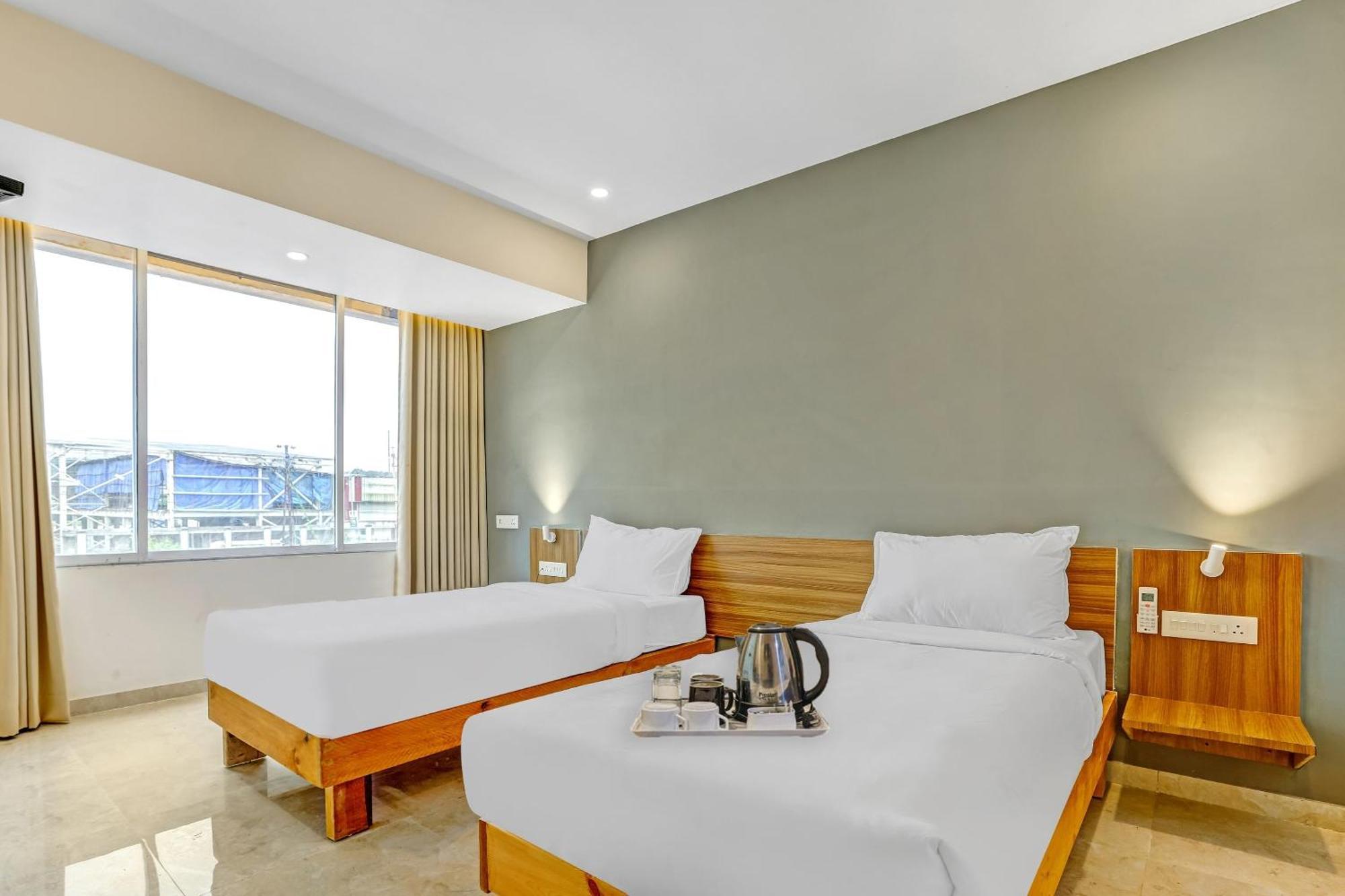 Hotel Townhouse Somani à Apta Extérieur photo