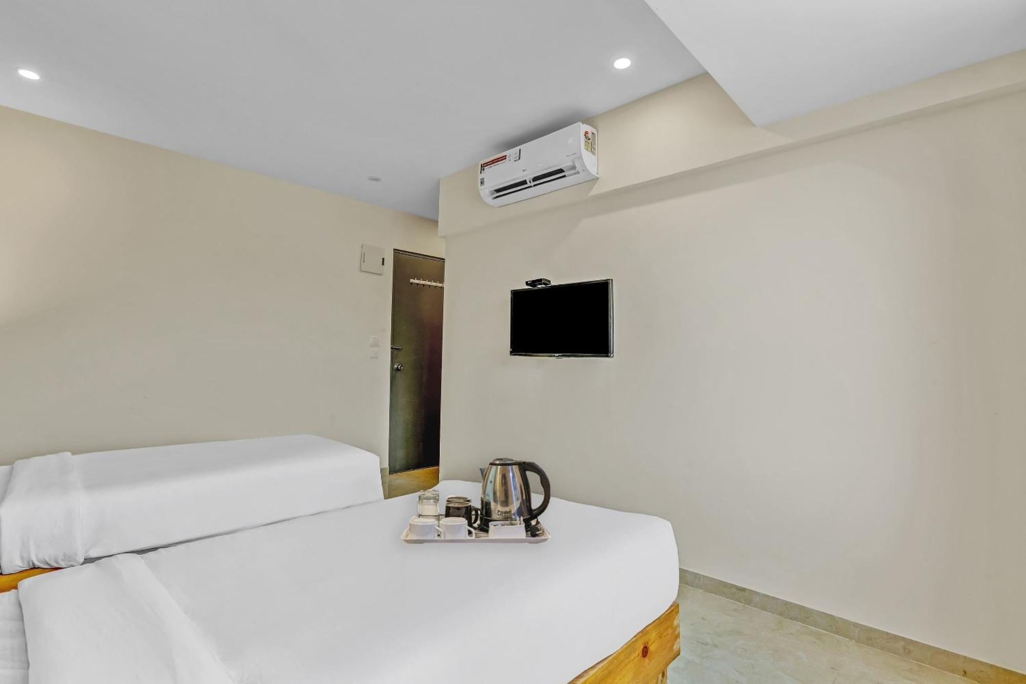 Hotel Townhouse Somani à Apta Extérieur photo