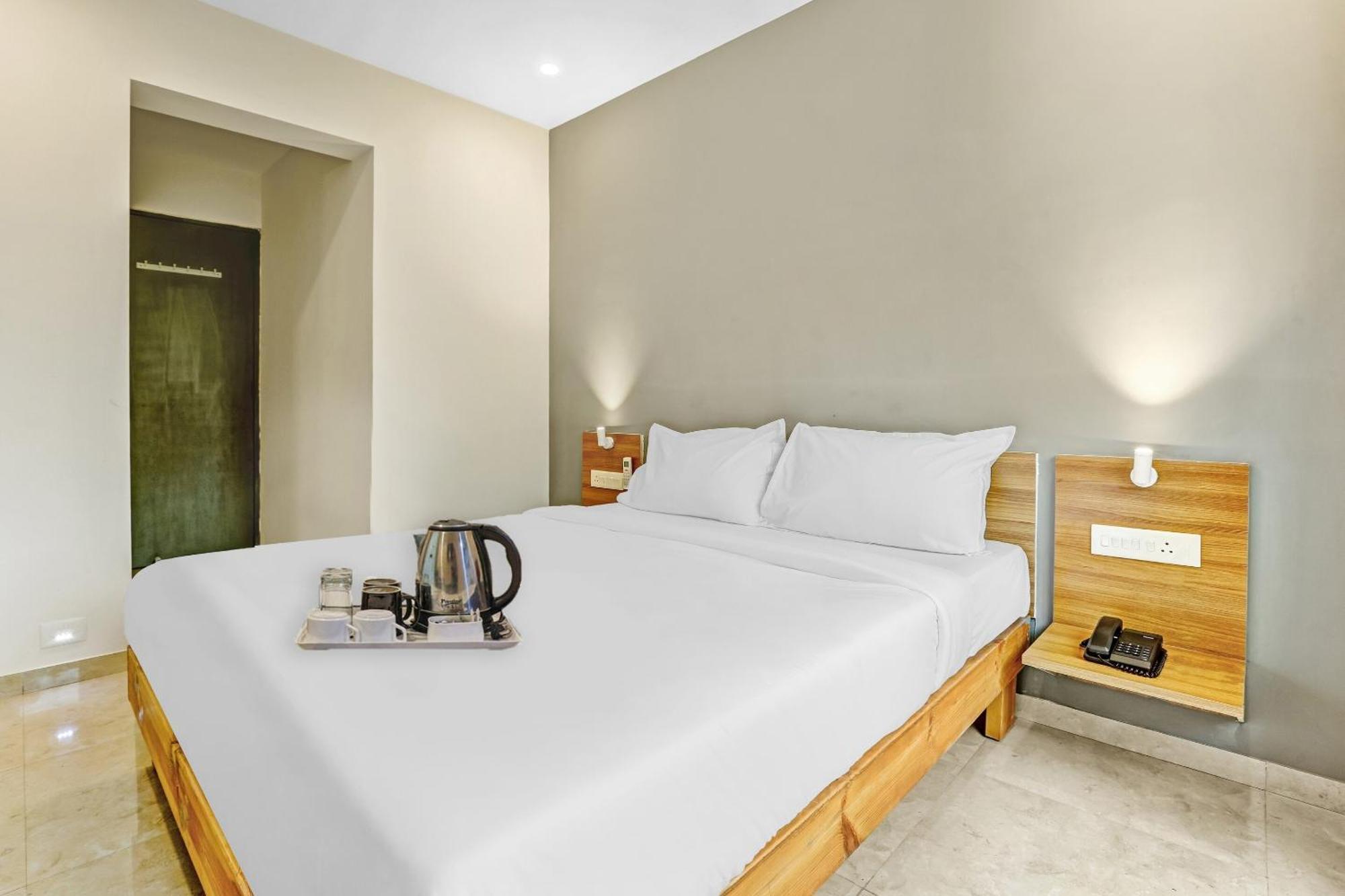 Hotel Townhouse Somani à Apta Extérieur photo